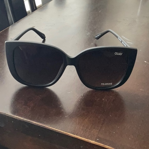NWT Quay Ever After Polarized Sunglasses